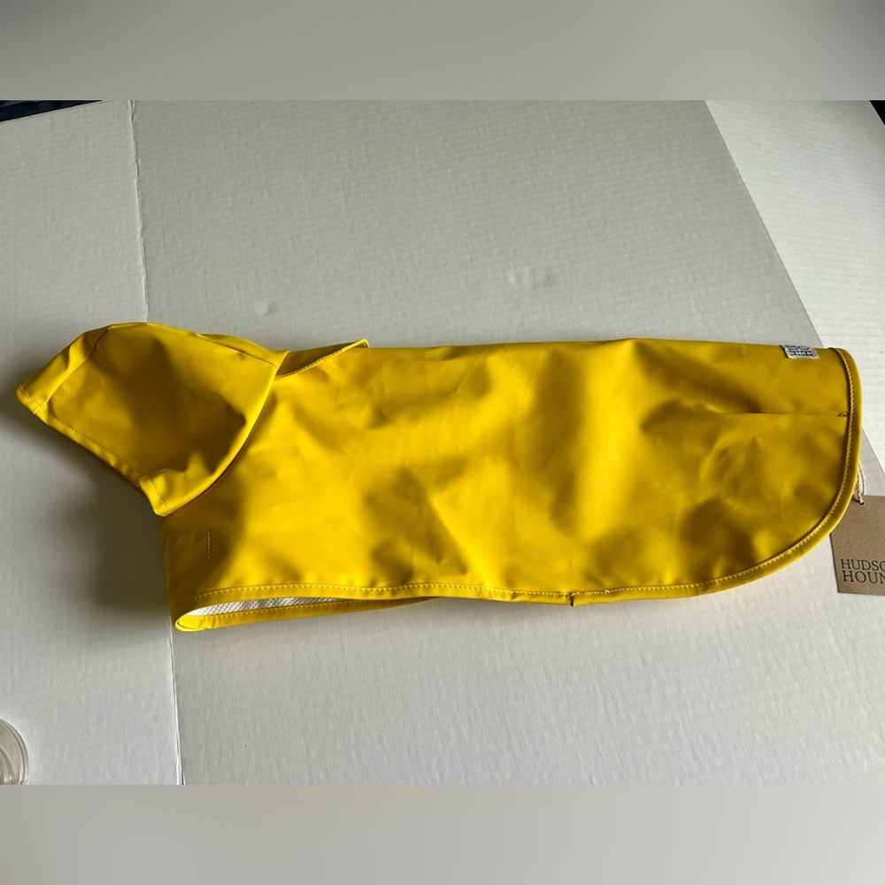 Hudson Hound NWT Bright Yellow Dog Raincoat. Size Large for Dachshunds/long dogs